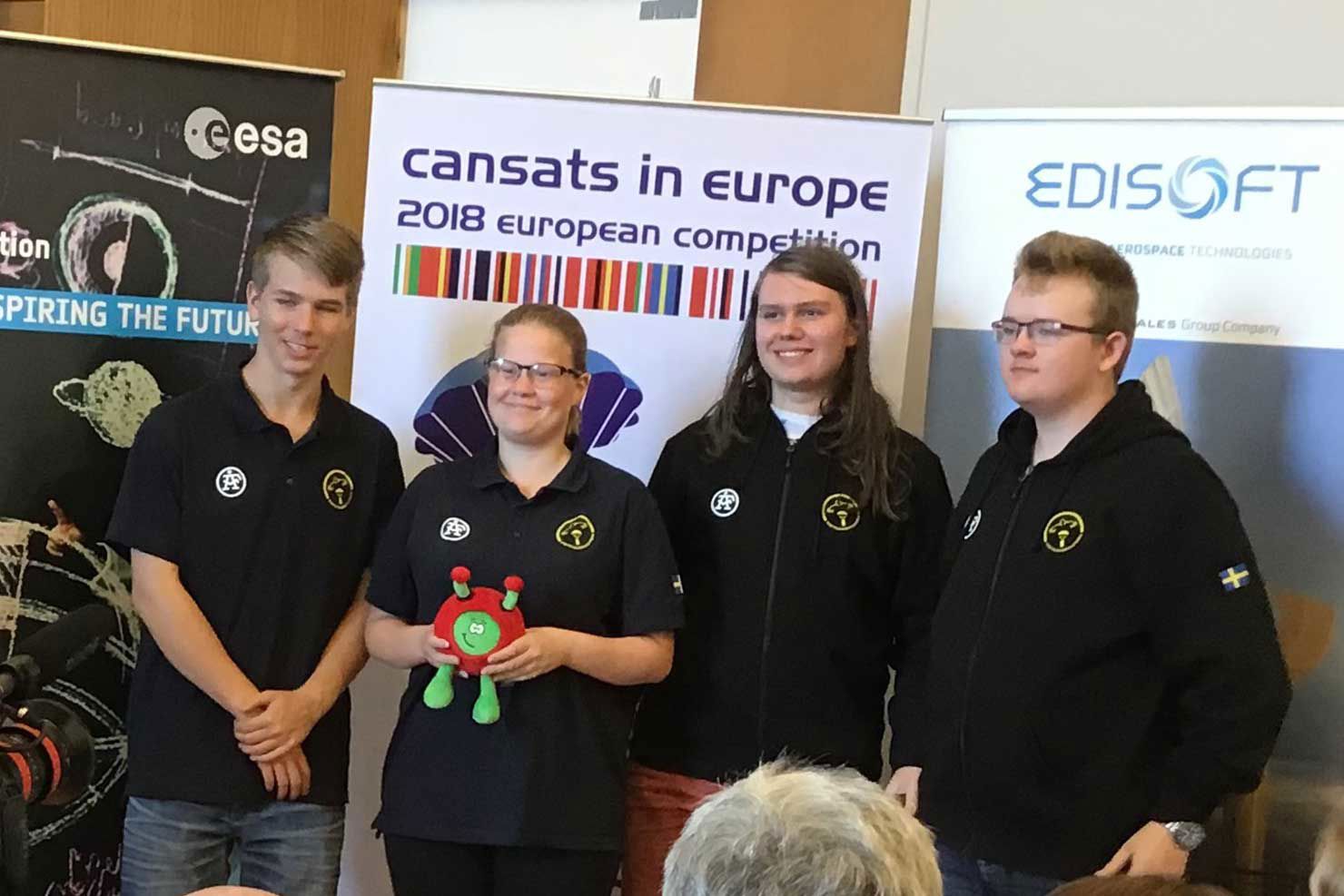 Svenska elever byggde satellit i Azorerna