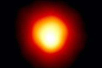 Betelgeuse är en av stjärnhimlens starkast lysande stjärnor och har länge fascinerat forskare.