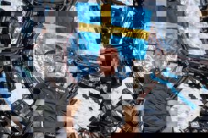 Marcus_Wandt_in_Cupola_with_Swedish_flag.jpg Marcus Wandt i omloppsbana