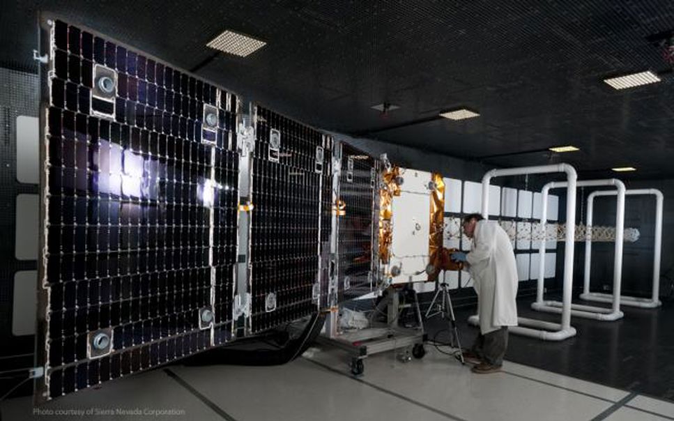 Orbcom-satelliten innan uppsändning.
