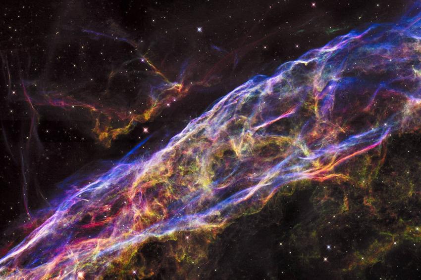 Rymdteleskopet Hubble har fotograferat resterna av en supernova vid namn Veil Nebula 