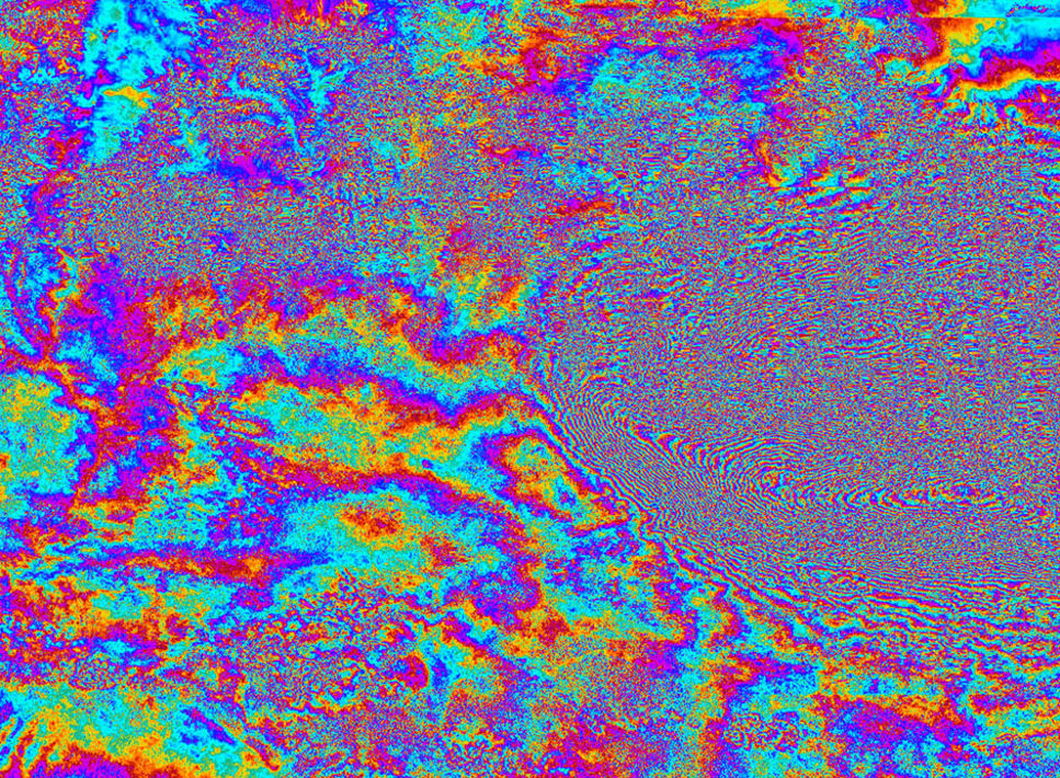 Satellitbilder visar markrörelser i det olyckdrabbade Nepal.