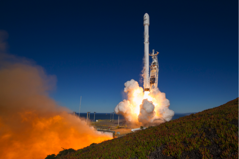 Lyckad uppsändning av SpaceX obemannade Falcon 9-raket