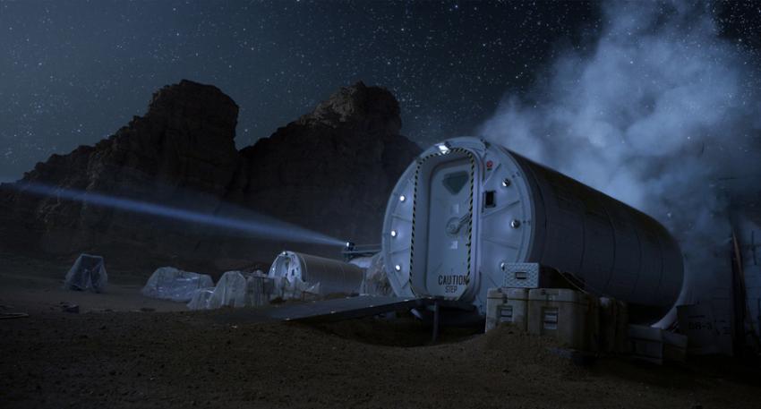 Filmen innehåller många häftiga miljöer, som den rymdbas på Mars där astronauterna bor.
