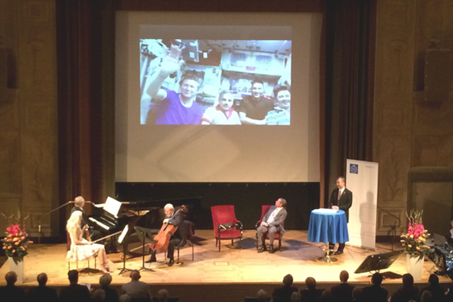 100 rymdfarare har landat i Sverige