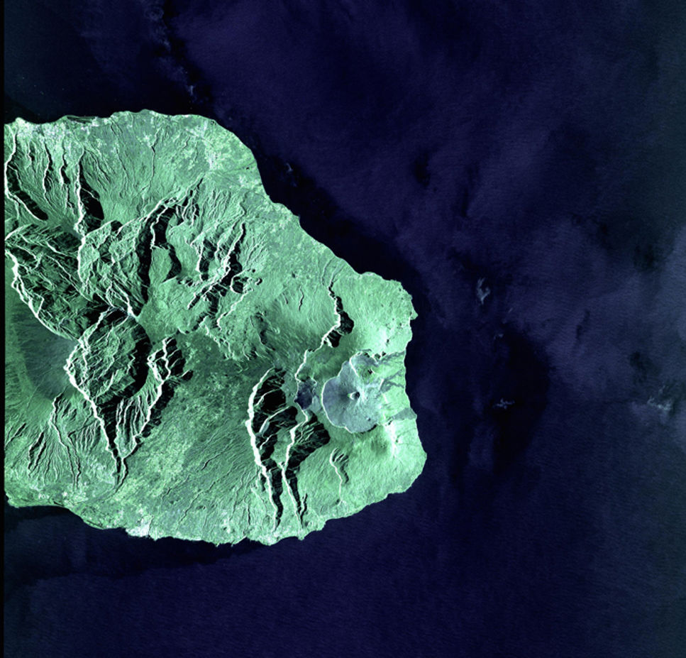 Bild av den franska ön Réunion utanför Madagaskar tagen av miljösatelliten Sentinel-1A.