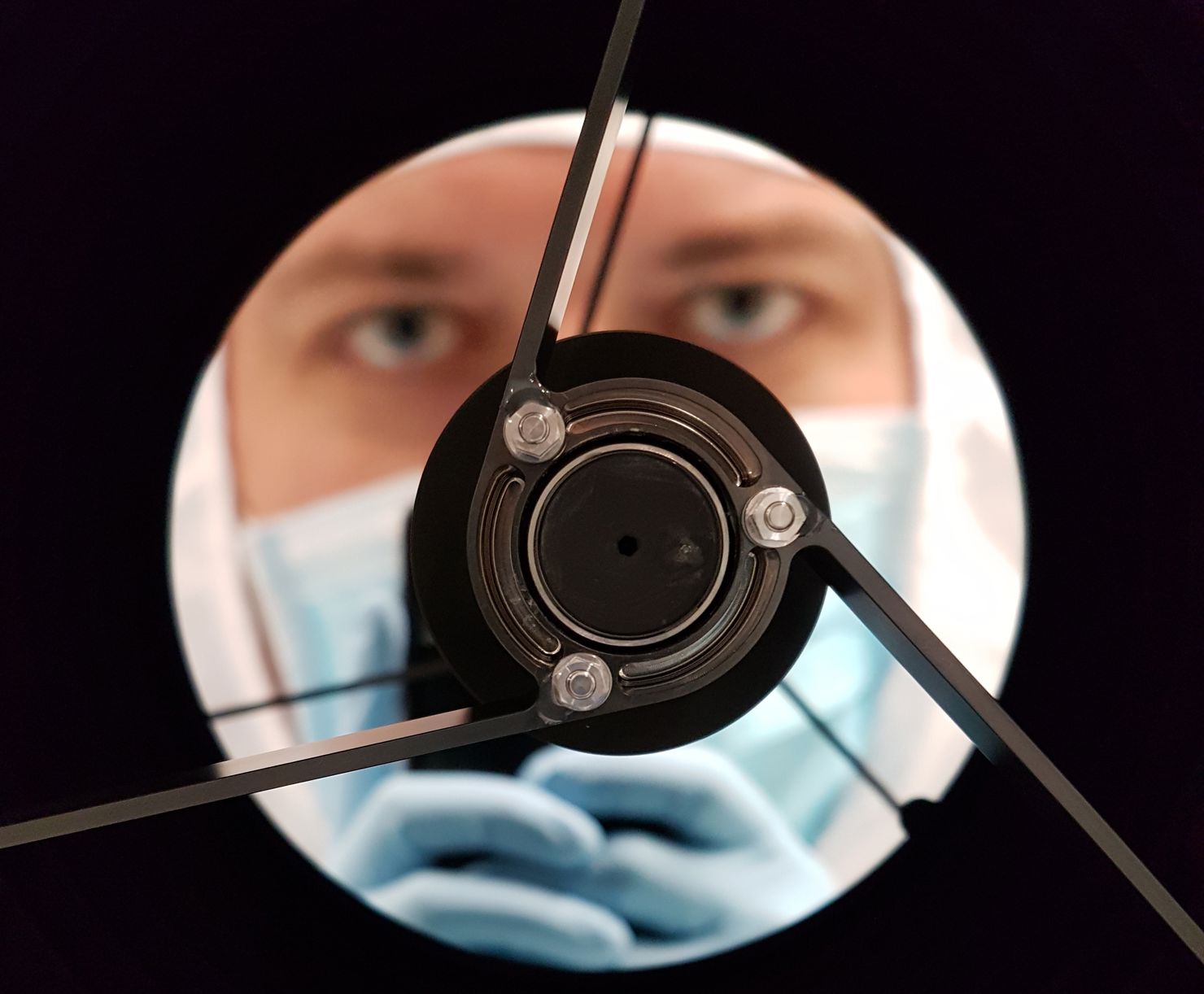 Speglingar i Cheops-teleskopet.