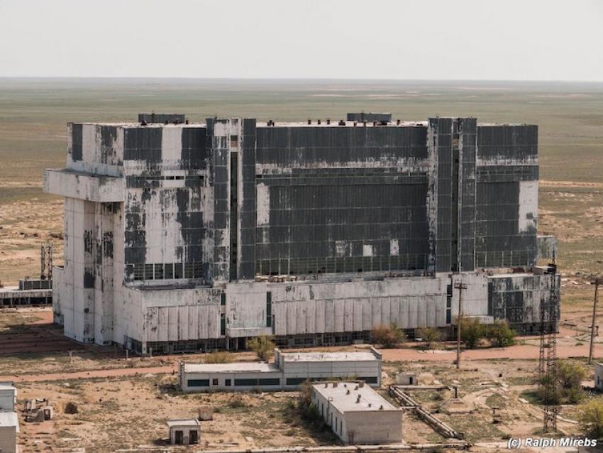 Den hangar på kosmodromen i Bajkonur, Kazakstan där rymdfärjorna står.