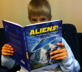 Barnbok om utomjordingar och UFO
