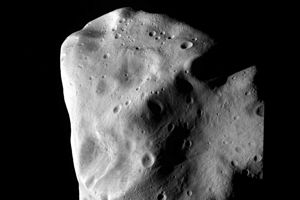 Lutetia_at_Closest_approach-blogg.jpg Rosetta möter asteroiden Lutetia