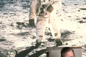 skarmavbild_2012-07-19_kl_132646.png En amerikansk månpromenad, NASA och Lars Karlsson th.