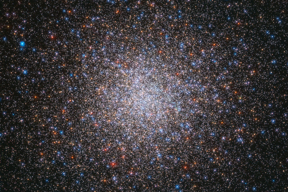 Fantastisk bild av stjärnklustret Messier 2
