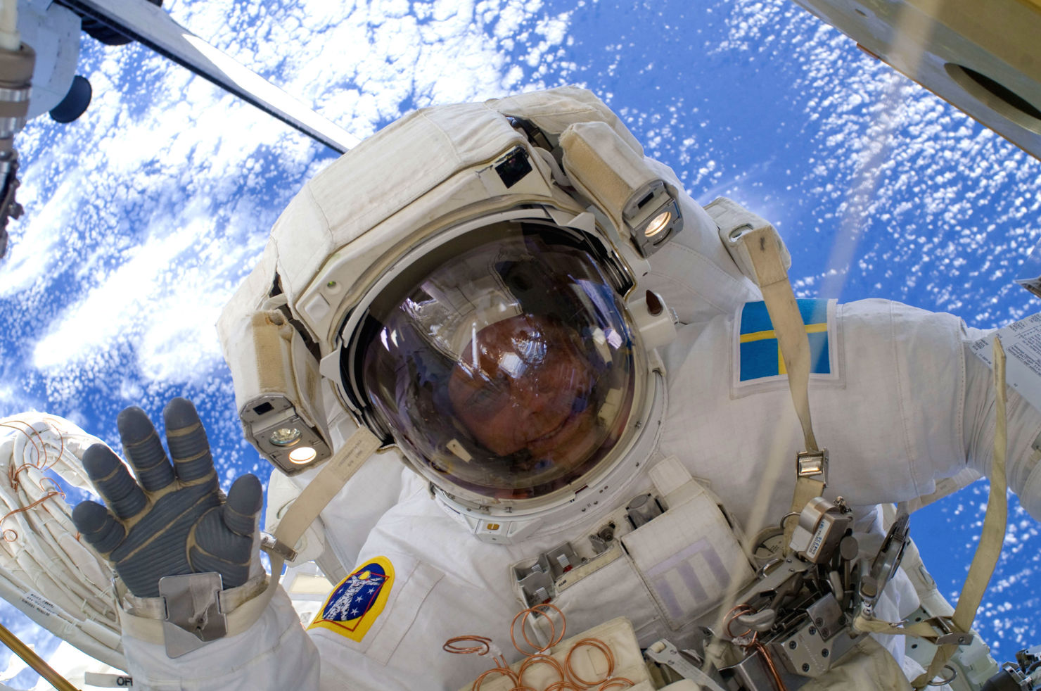 Hur är det att sväva i rymden – och på jorden?