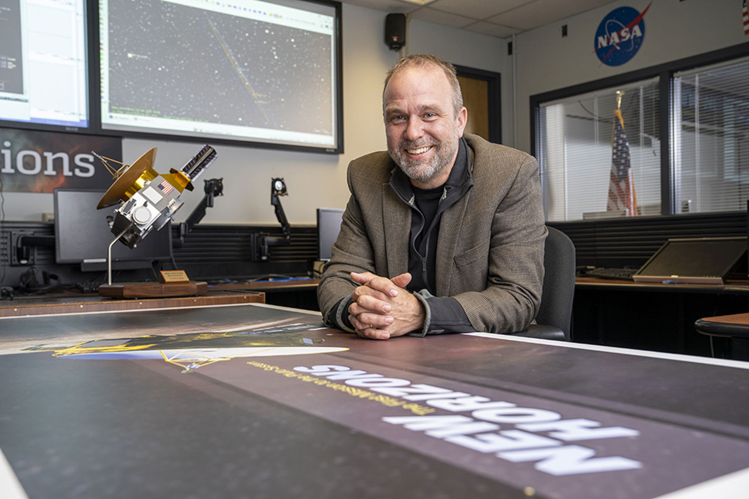 Pontus liten .jpg Pontus C. Brandt i ett kontor