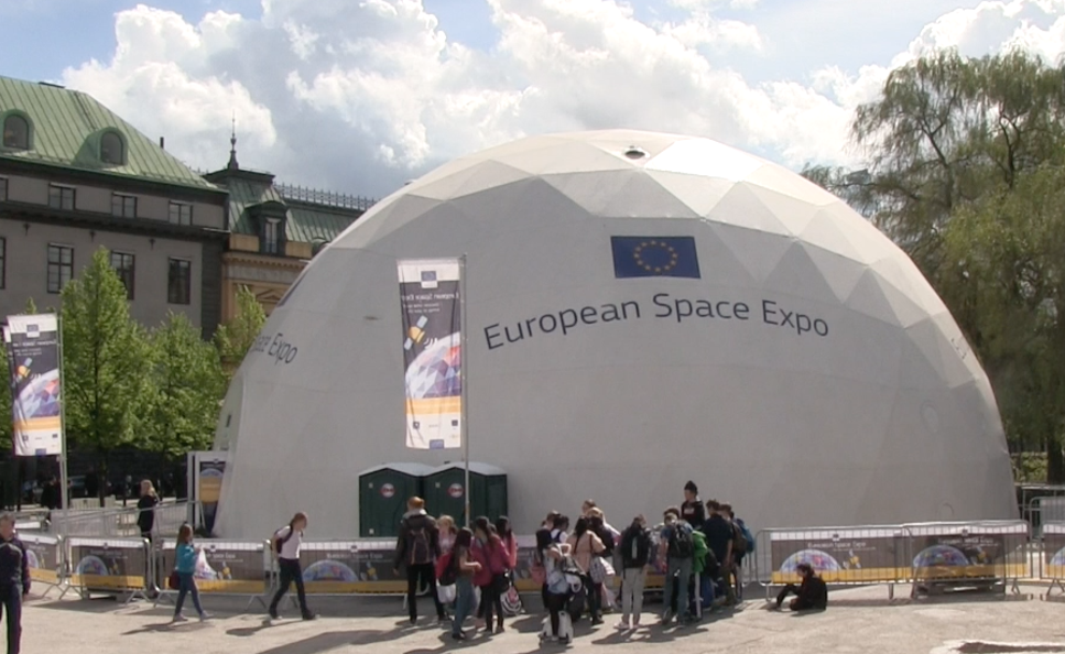 skarmavbild_2015-05-21_kl_113938.png Utställningen Space Expo besöker Stockholm.