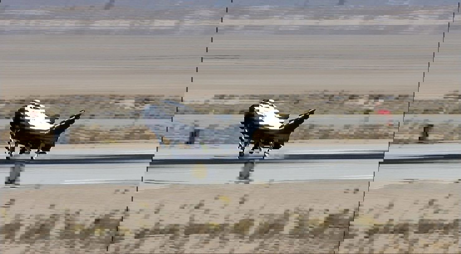 Rymdfarkosten Dream Chaser gör en lyckad landning på Edwards Air Force Base i Kalifornien.