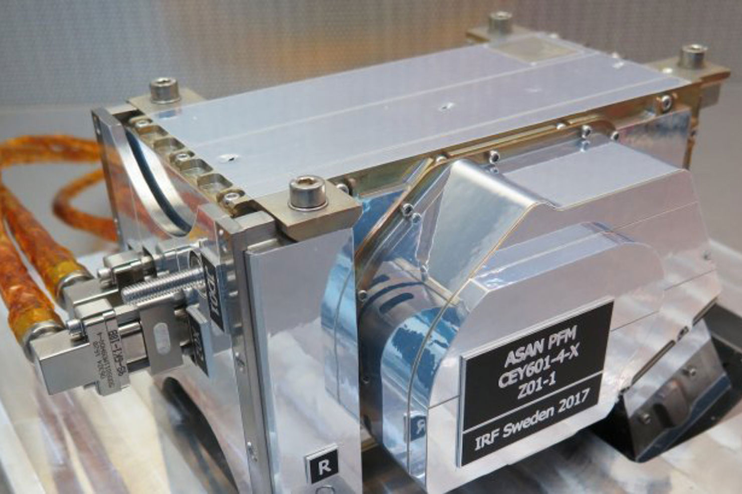 Svenskt instrument ska landa på månens baksida