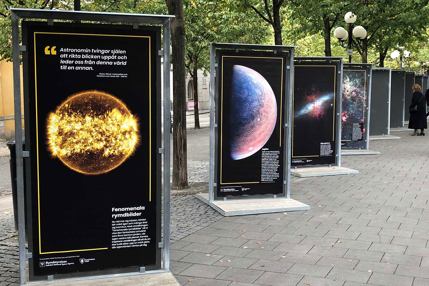 Se utställningen "Fenomenala rymdbilder" i Stockholm eller här på webben