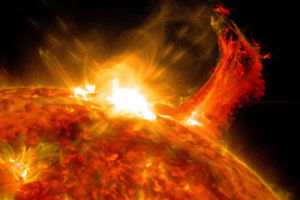 m7.3-flare-rotated_0.jpg Närbild på solen