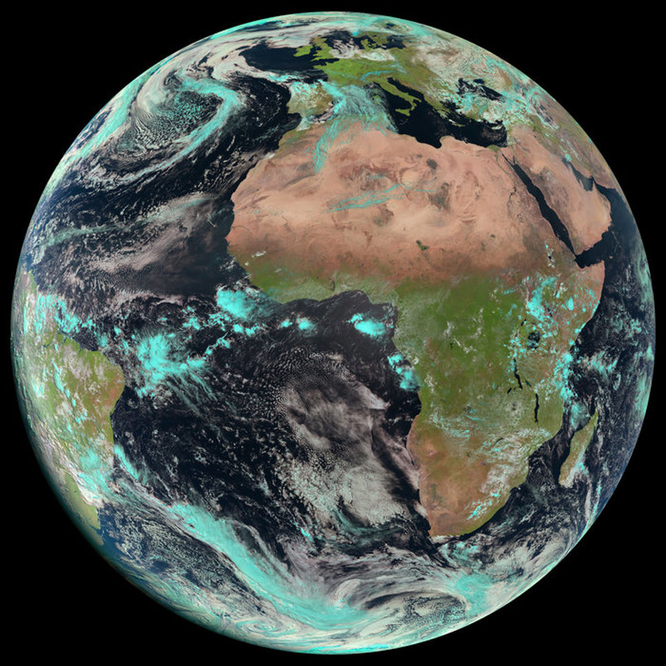 Jorden fotad från Meteosat-10 med instrumentet Spinning Enhanced Visible and Infrared Imager (SEVIRI). 22 April 2015 Jorden fotad från Meteosat-10 med instrumentet Spinning Enhanced Visible and Infrared Imager (SEVIRI). 22 April 2015