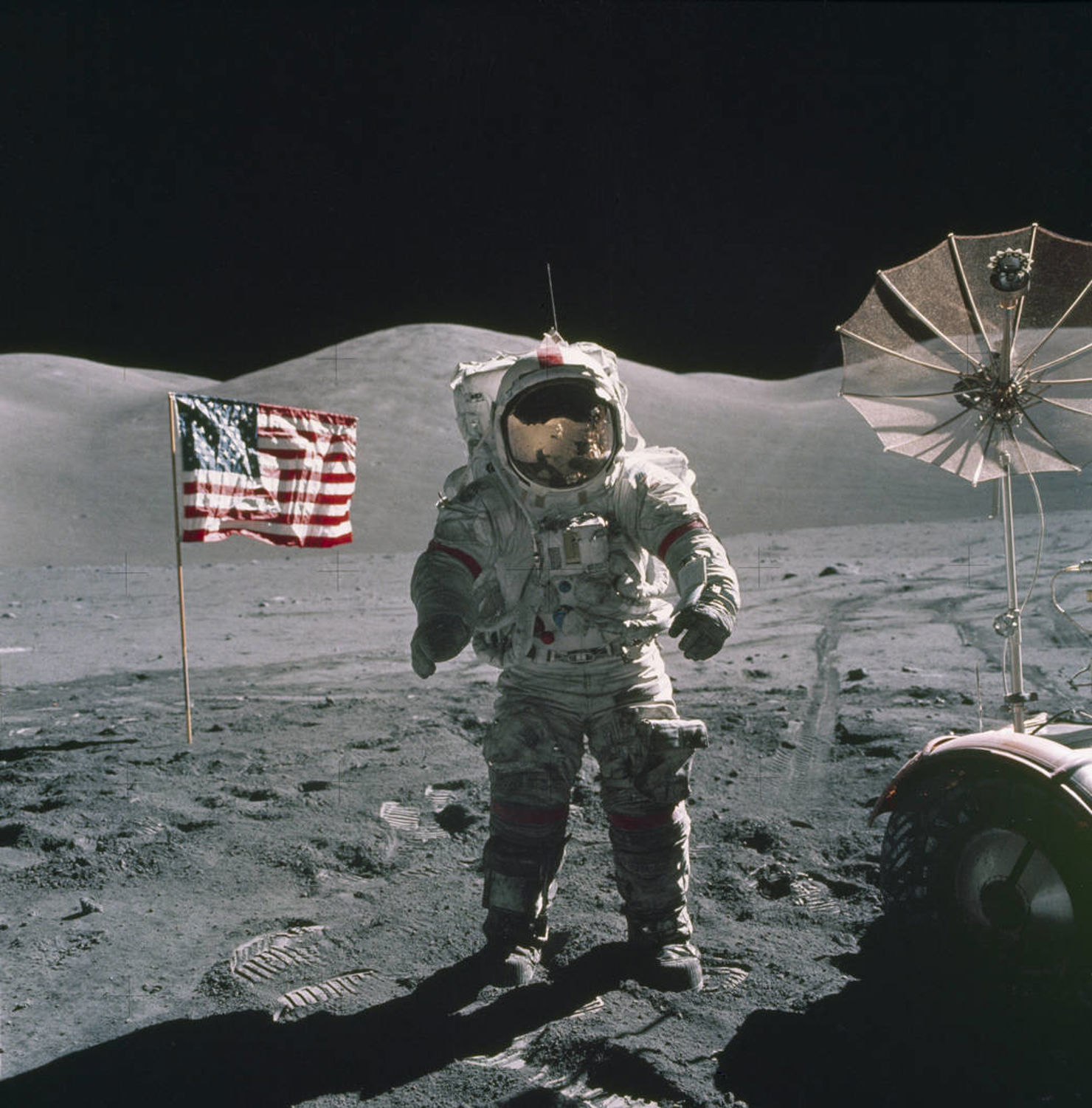 Astronauten Eugene A. Cernans rymdpromenad på månen under Apollo 17-expeditionen 1972, sedan dess har ingen människa satt sin fot där. Ännu.