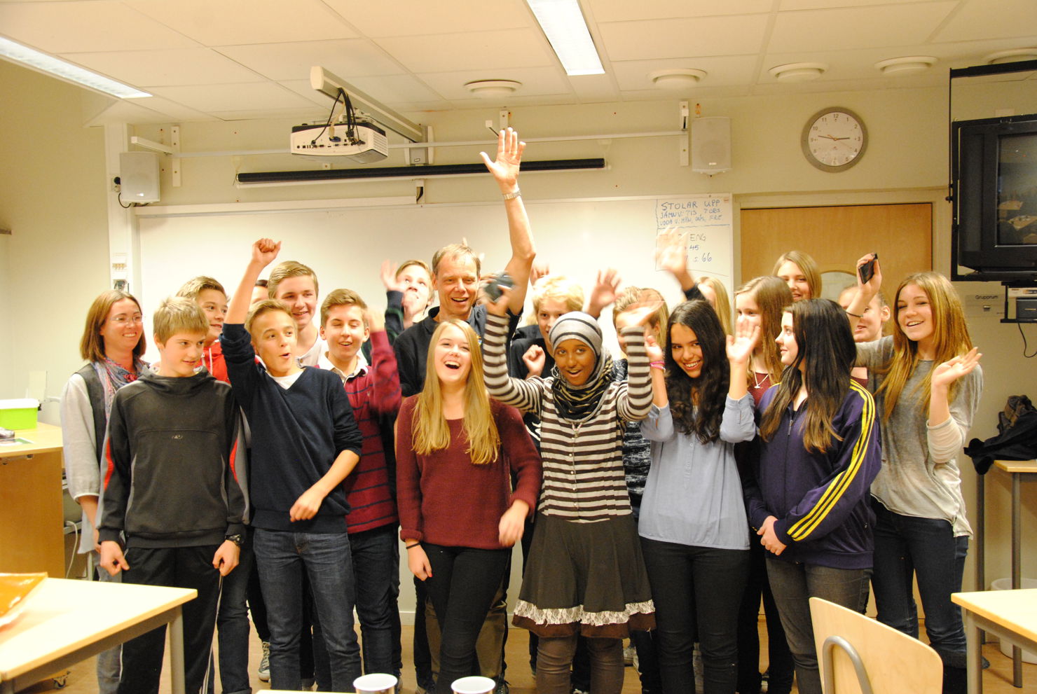 Eleverna på Hagaskolan var lyckliga över att få en astronaut på besök