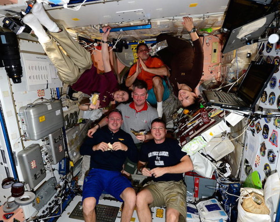 Upp och nedvända astronauter ska bota åksjuka