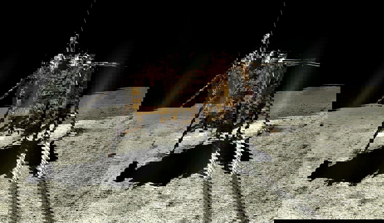 Månrobotarna Chang’e-4 och Yutu-2 visar upp spektakulära bilder från månens baksida