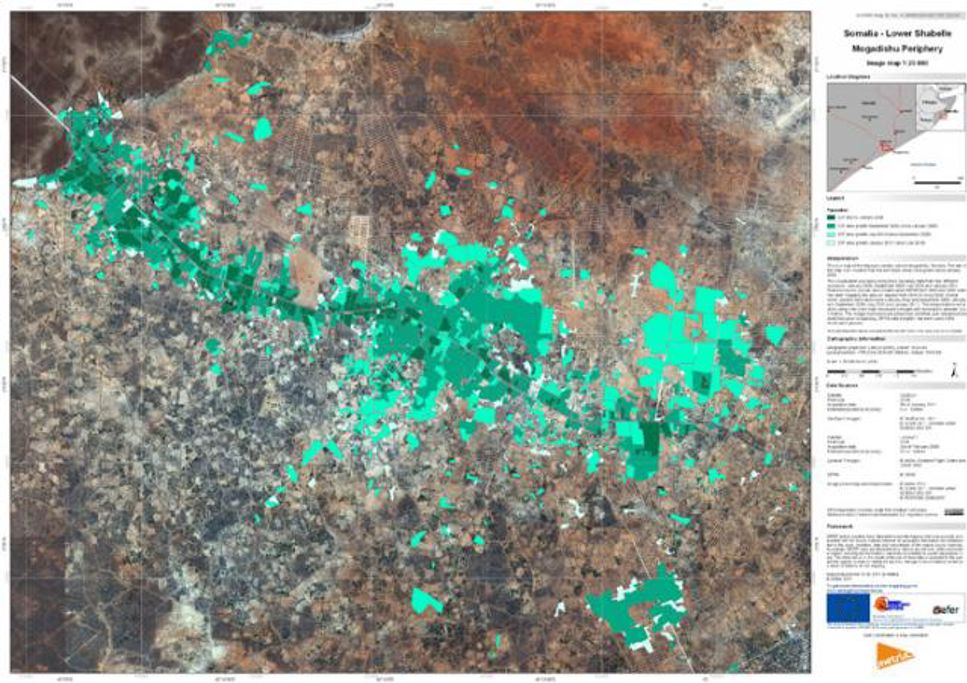Översikt av Afgoye-korridoren, väst om Mogadishu, Somalia. Metrias karteringar av detta område mellan 2008-2010 visar hur flyktinglägren expanderat.  Mörkare grönt visar de äldsta lägren längst med vägen (januari 2008) och ljusare grönt visar hur lägren expanderat. 