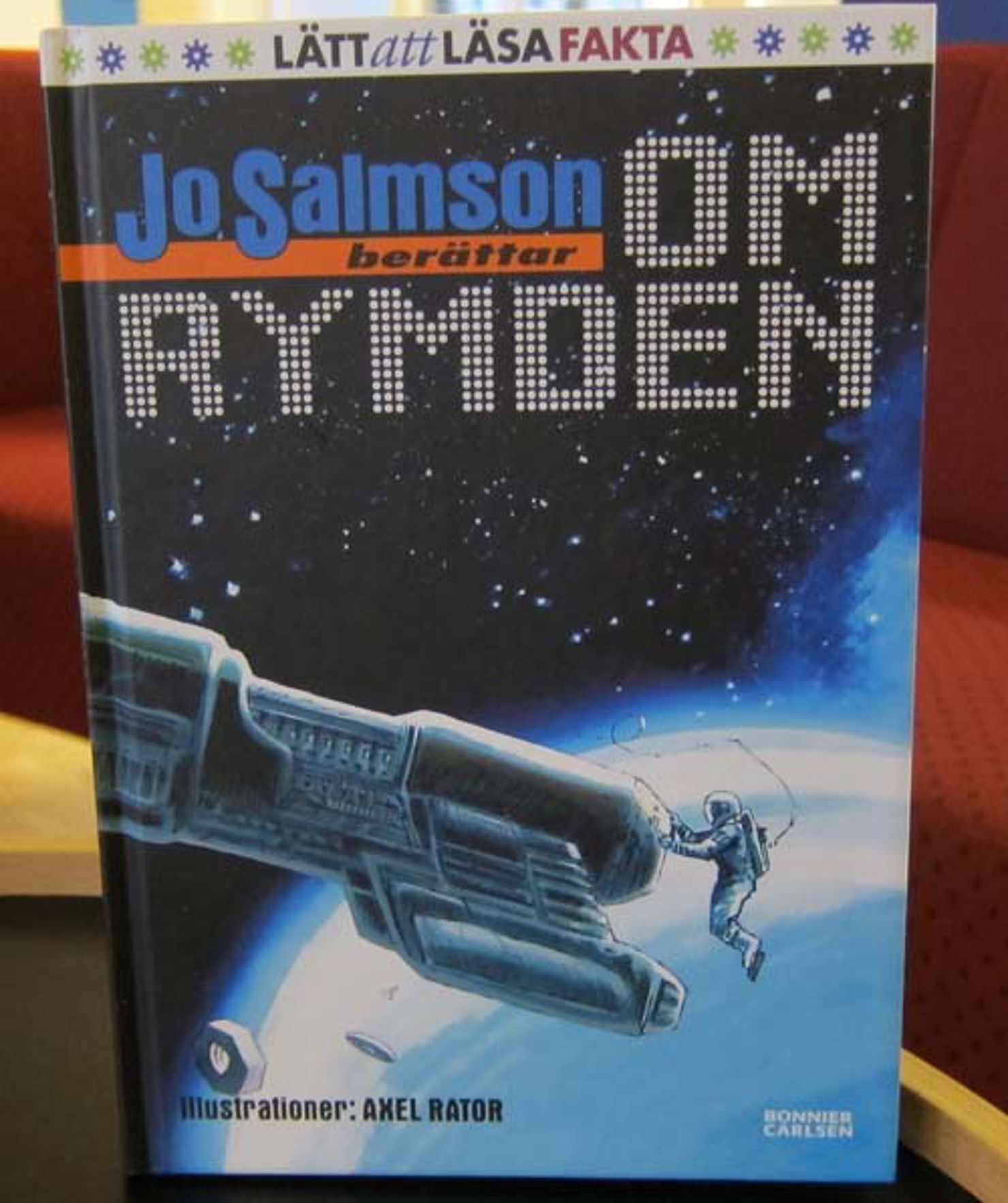 jo_salmson_rymden_2.jpg Ny barnbok om rymden