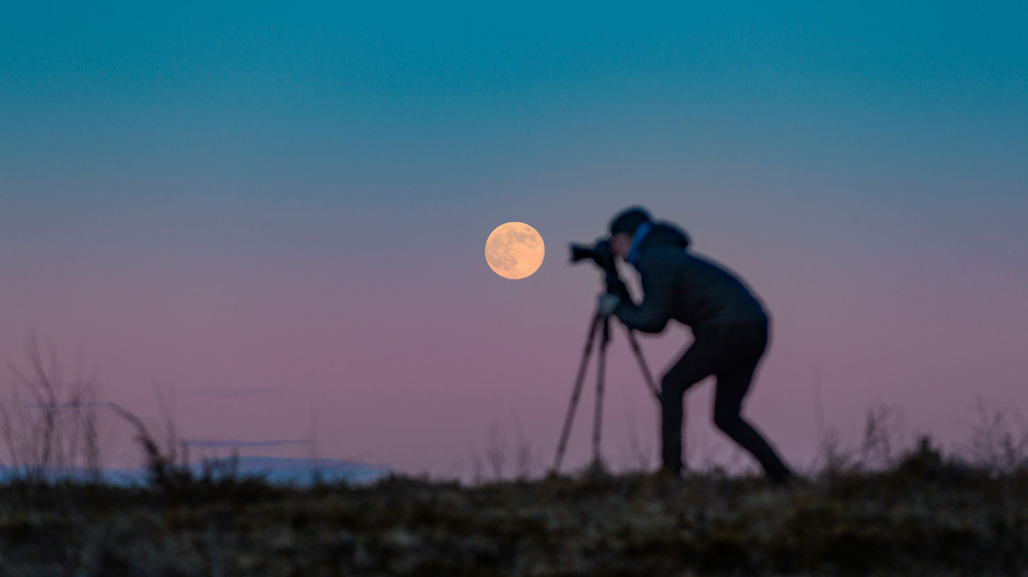 Göran tar kort på månen