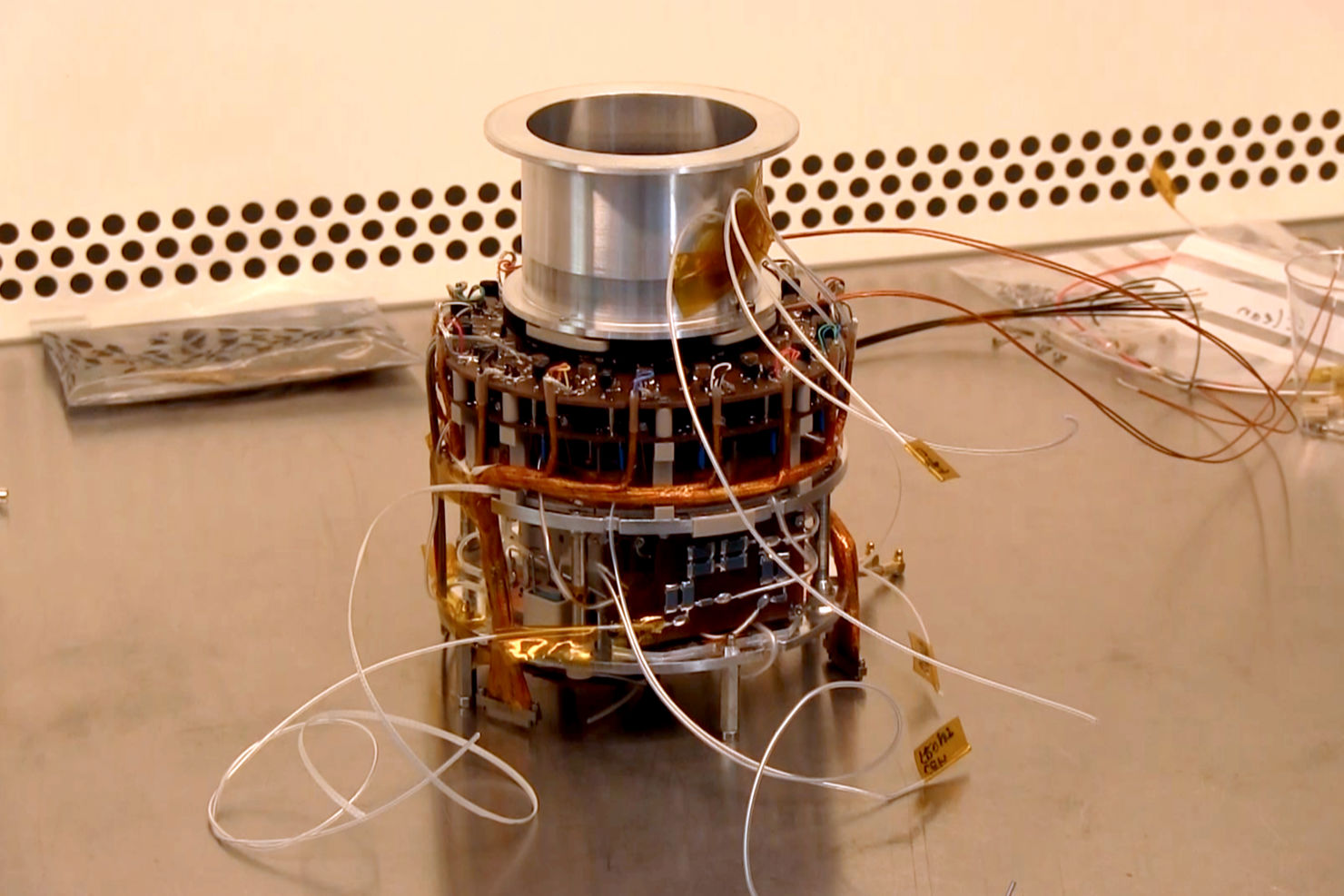 irf-bloggbild.jpg Här tillverkas delarna som ska klara solsystemets starkaste strålning