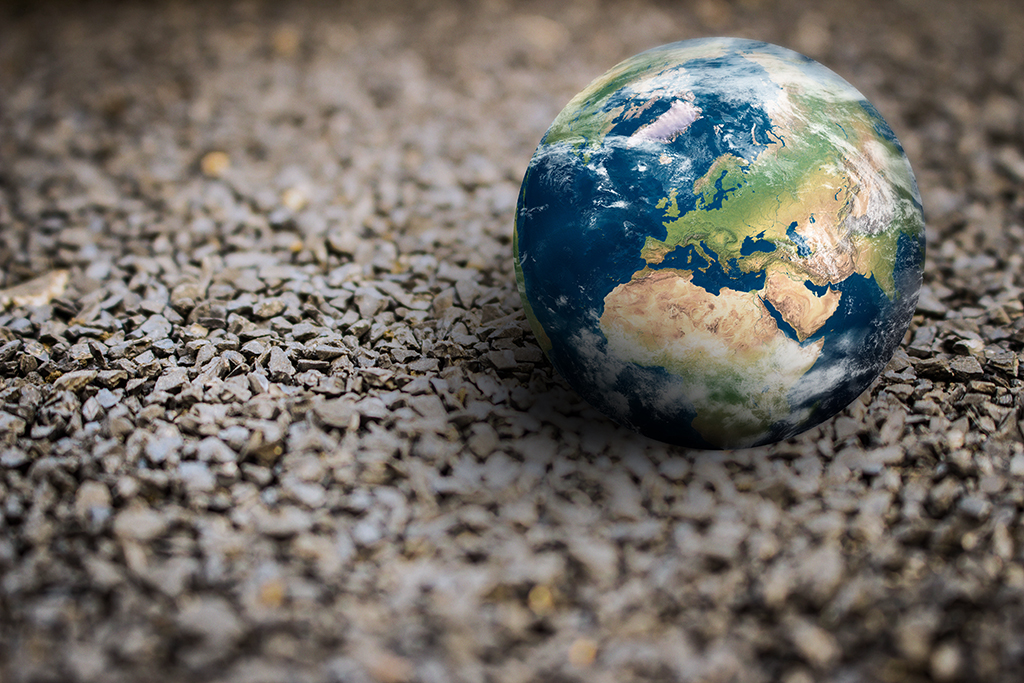 Jorden och småsten