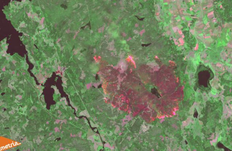 Satellitbilder visar skogsbranden i Västmanland