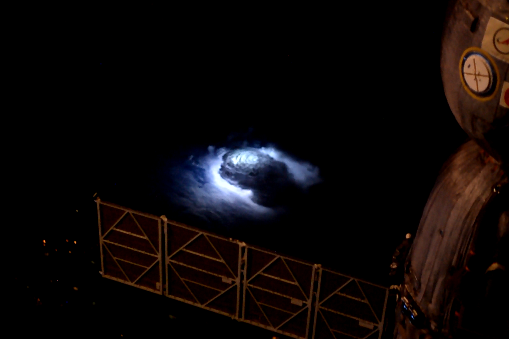 Ny forskning om de mystiska höghöjdblixtarna