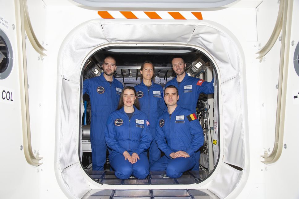 Astronauter i träningsdräkt