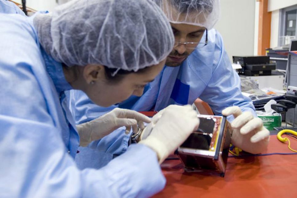 Så här kan det se ut när experimenten placeras på mini-satelliterna. 