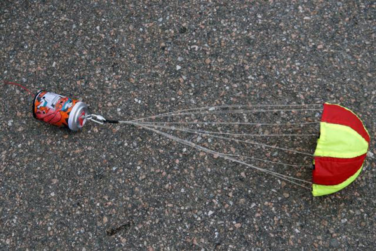 En CanSat (burksatellit), gjord av ett lag från Irland