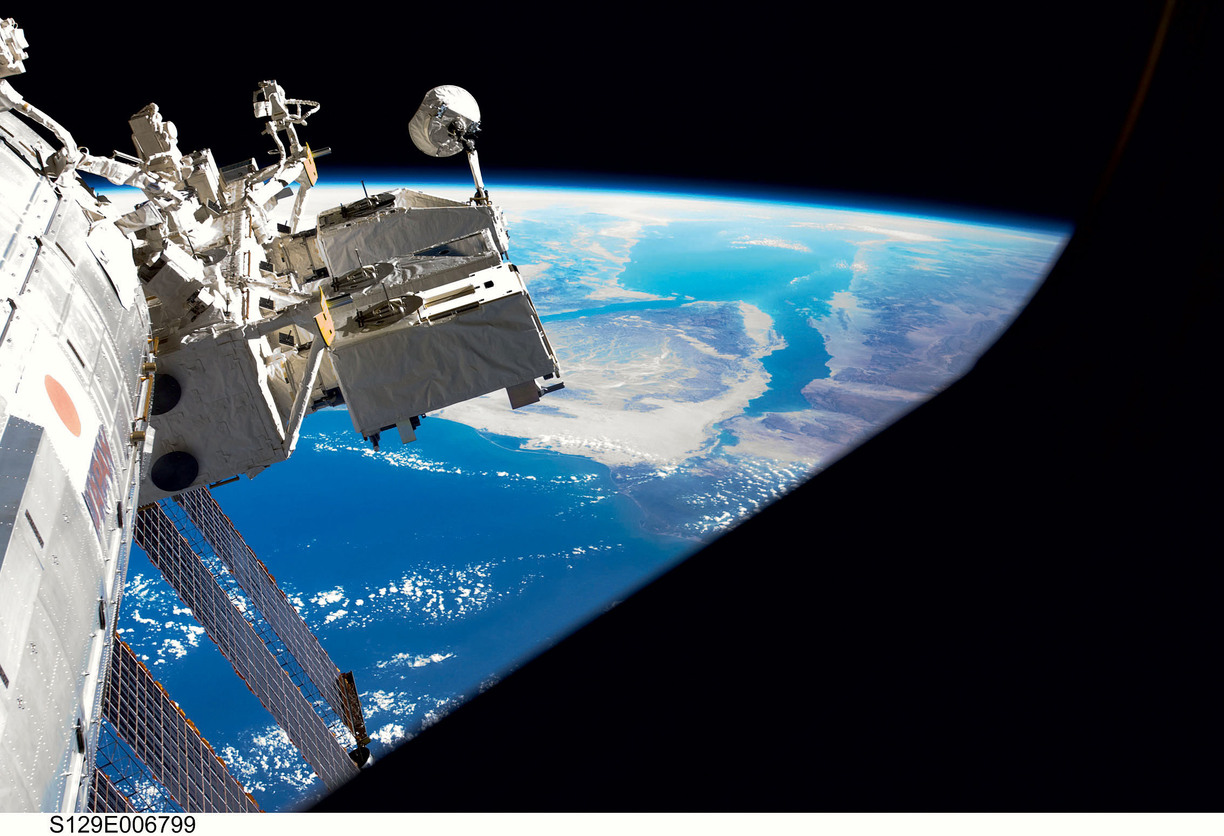 Satellit över jorden.