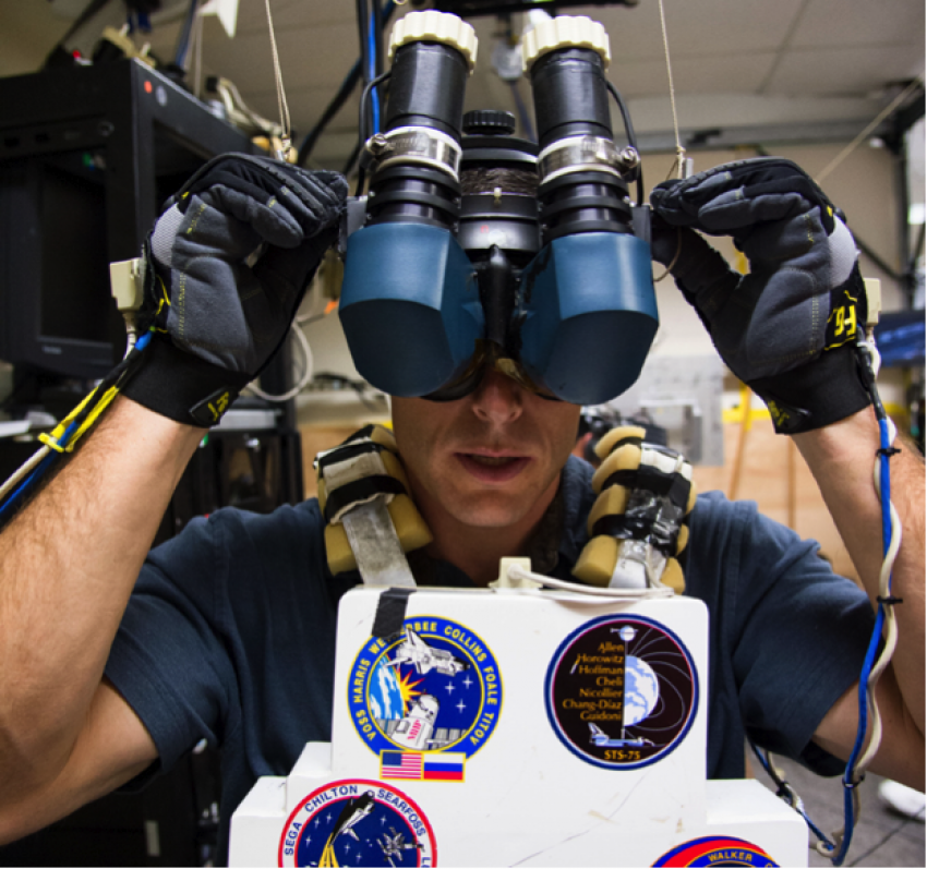 Nasa använder Virtual Reality-simulatorer för att förbereda astronauter inför rymdresor, då kan det se ut så här.