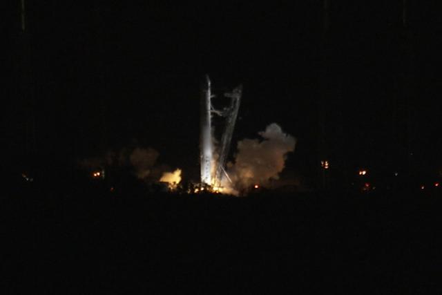 Falcon 9 antänder sina nio motorer i några sekunder