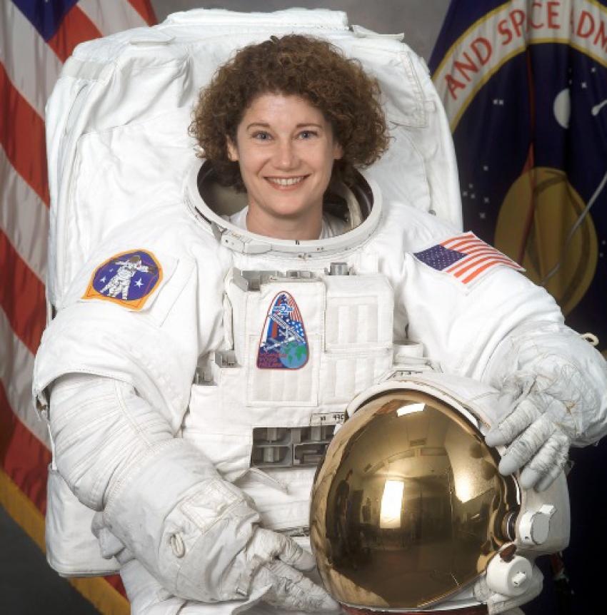 Den amerikanska astronauten Susan Helms var den första kvinnliga medlemmen på en expedition till rymdstationen.