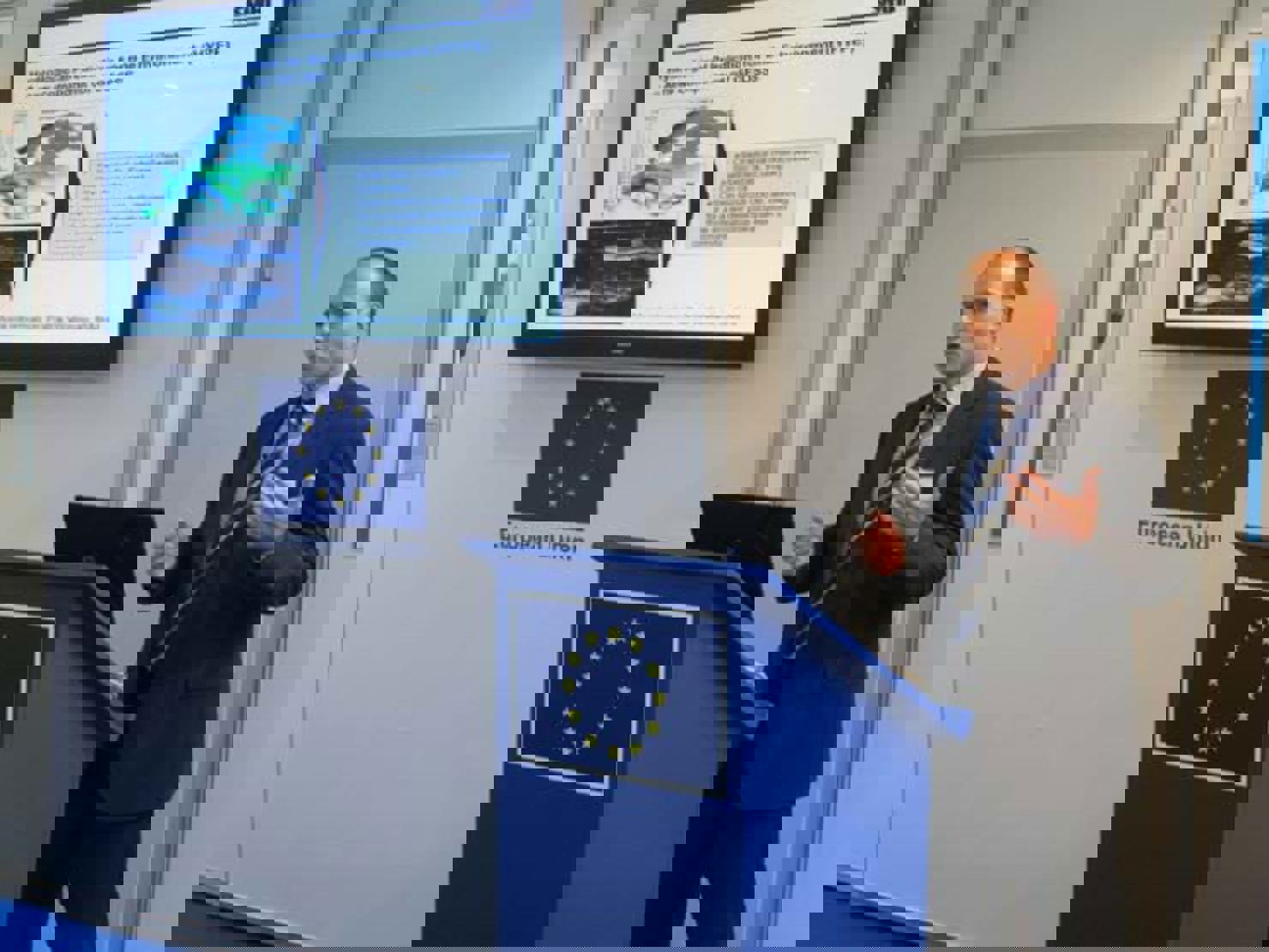 Thomas Klein engagerad i talarstolen och plenisalen