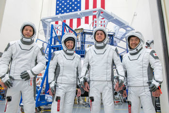 Besättningen för Alpha-uppdraget iklädda Space X:s rymddräkter inför avfärd till Rymdstationen ISS. Från vänster: Thomas Pesquet, Megan McArthur, Shane Kimbrough och Aki Hoshide.