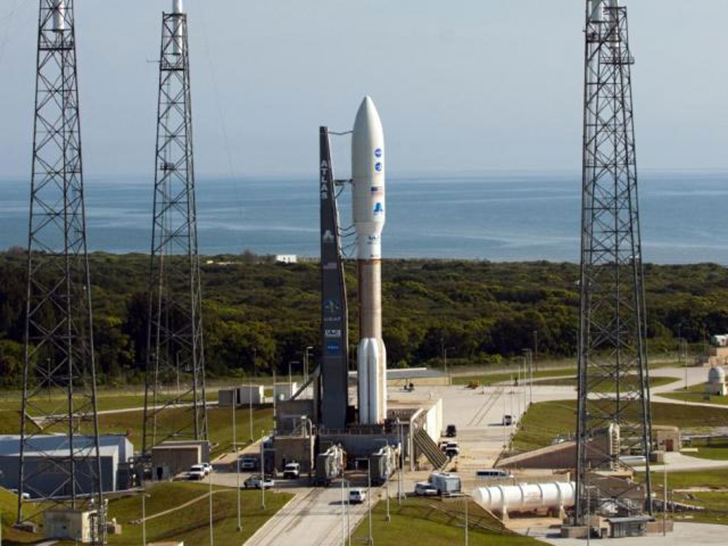 uno ombord på sin bärraket på Cape Canaveral Air Force Station i Florida