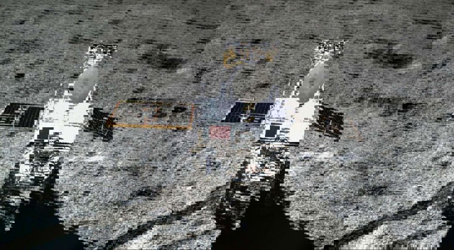 Rovern Yutu-2 landade på månens baksida för tre år sedan. Den är fortfarande aktiv.