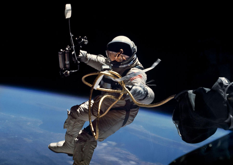 En astronaut i rymden