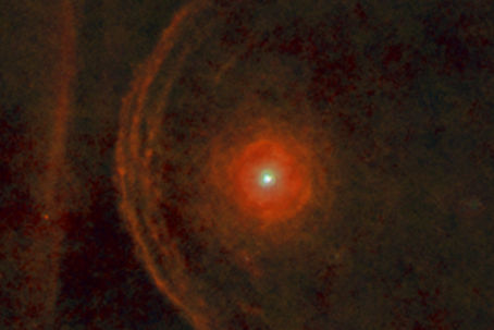 Betelgeuse_s_enigmatic_environment.jpg Stjärnan Betelgeuse lyser med full ljusstyrka igen
