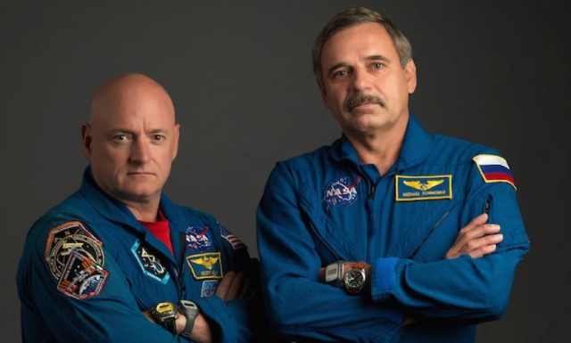 scott Kelly och Mikhail Kornienko.jpg