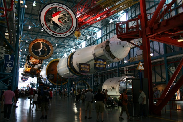 Saturn v raketens olika moduler.